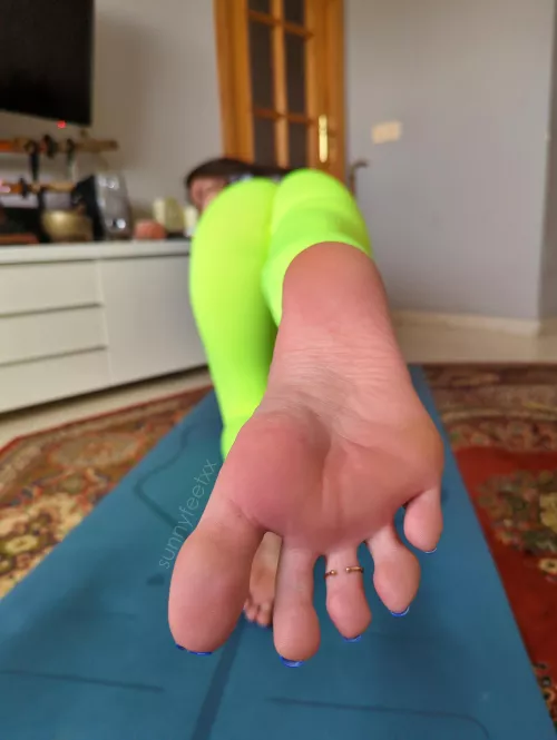 POV You're behind me in Yoga class and I tease you the whole time by sunnyfeetxx