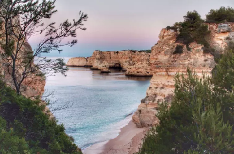 Praia de Marinha, Portugal by guzzer59