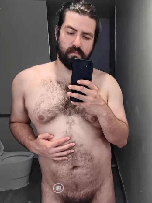 Stocky & hairy by charliexrue