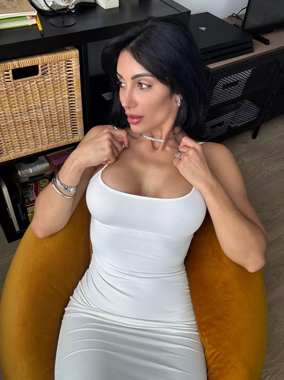 This dress perfectly accentuates my waist posted by Vanessa_Diazzz