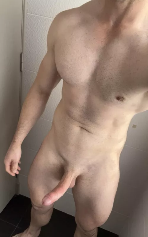 You walk in and find this Scotsman completely nude… what’s your first move? (32) by travelling_scotsman