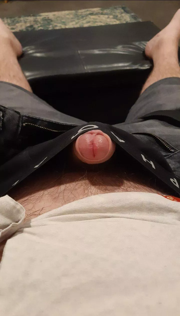 (43) peeking out posted by flimsymask