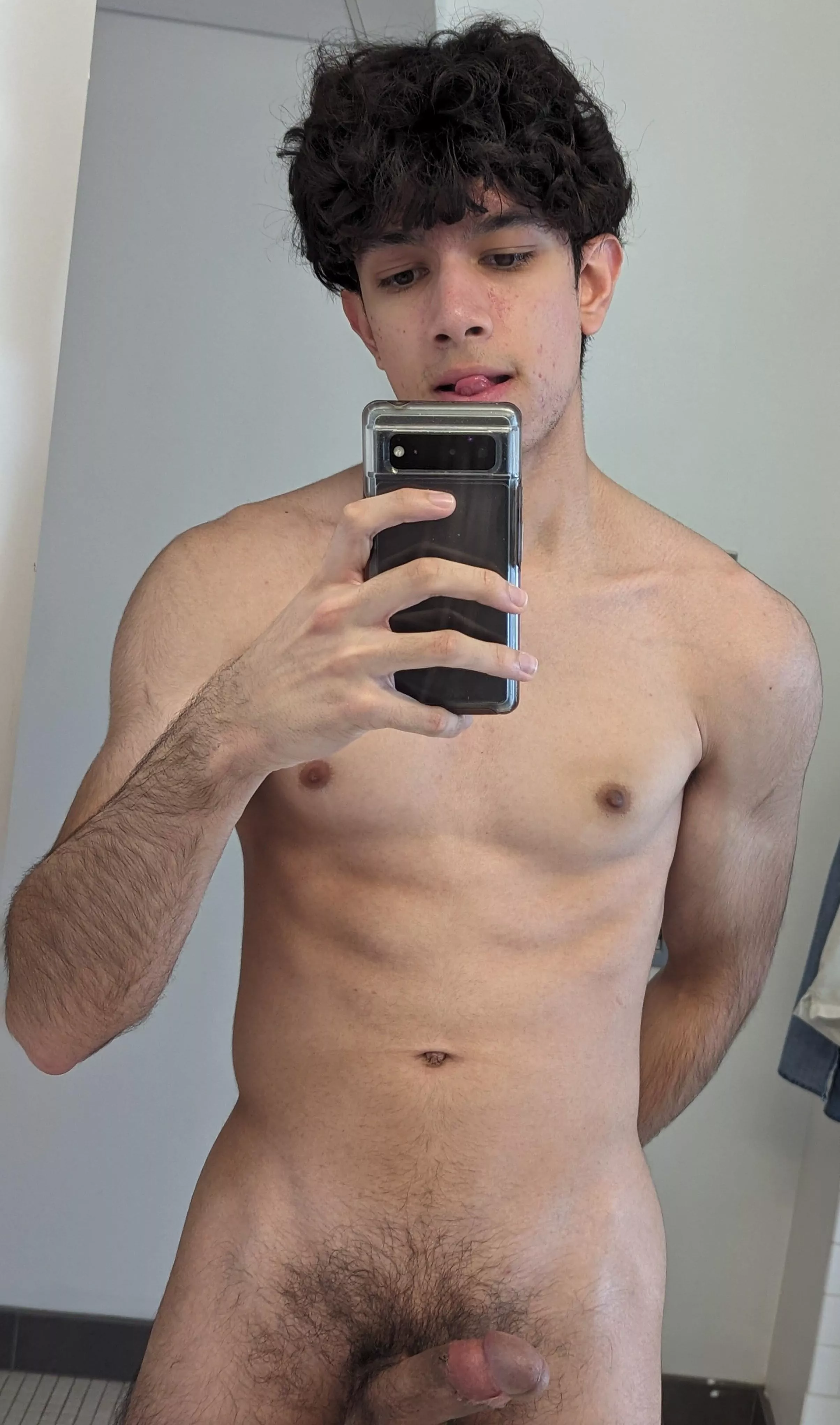 Can I be your roomie? posted by Distinct_Fly1667