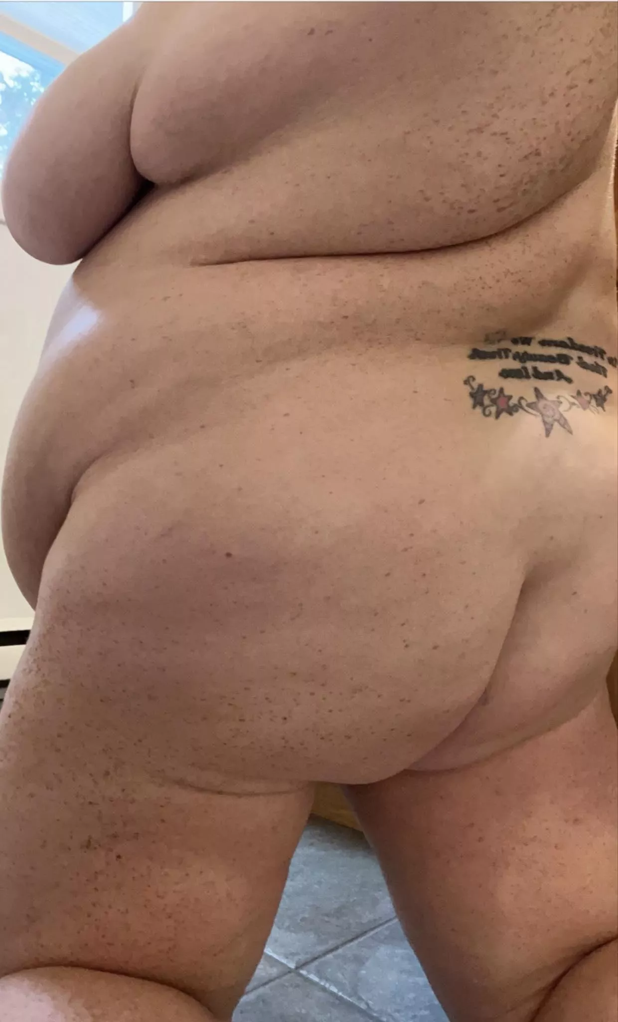 Can you find all my freckles? DM's open! posted by HannahW69