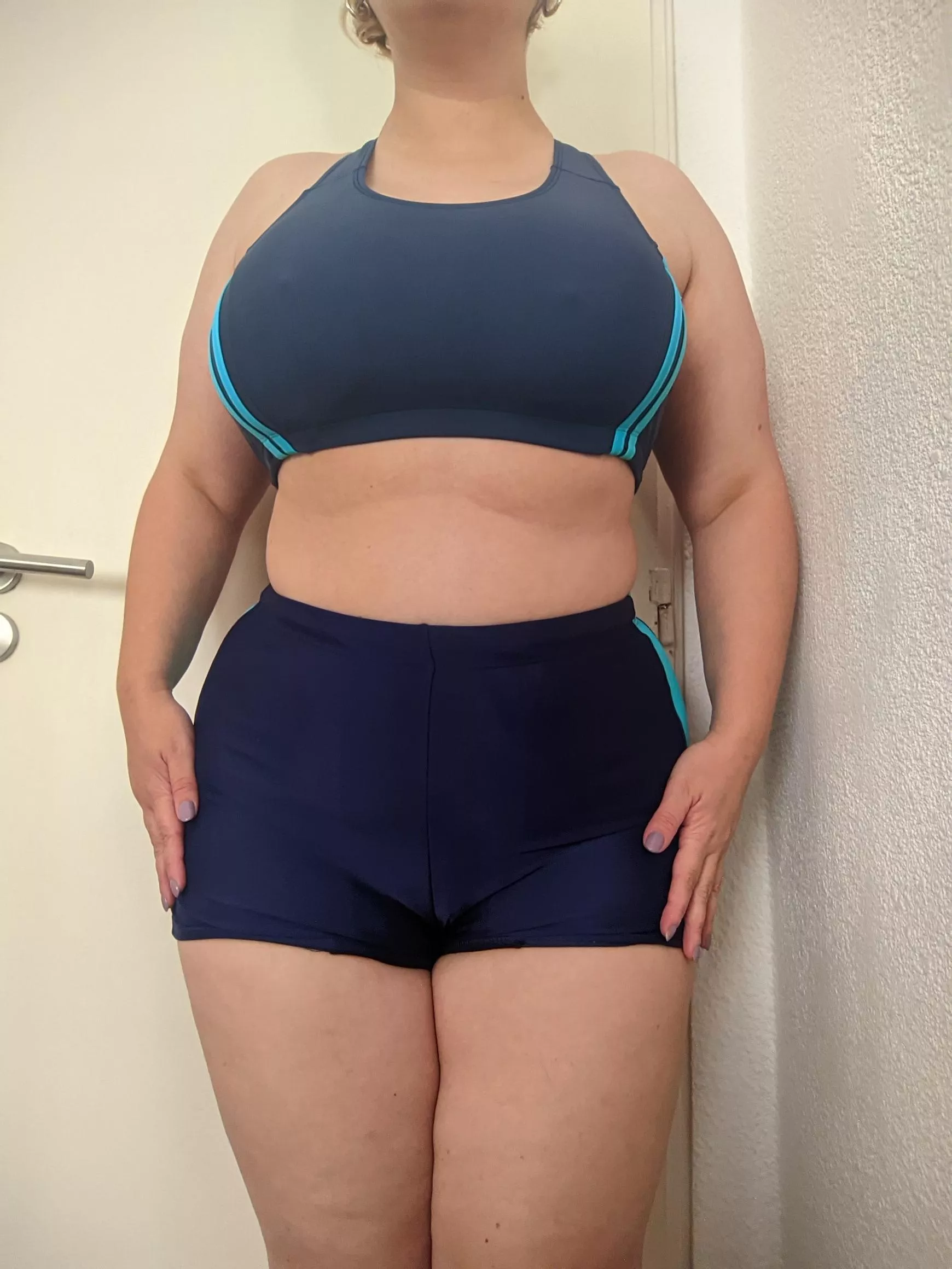 Curvilicious chubby body that would love to have you as a chair tonight  posted by chiara_bunny