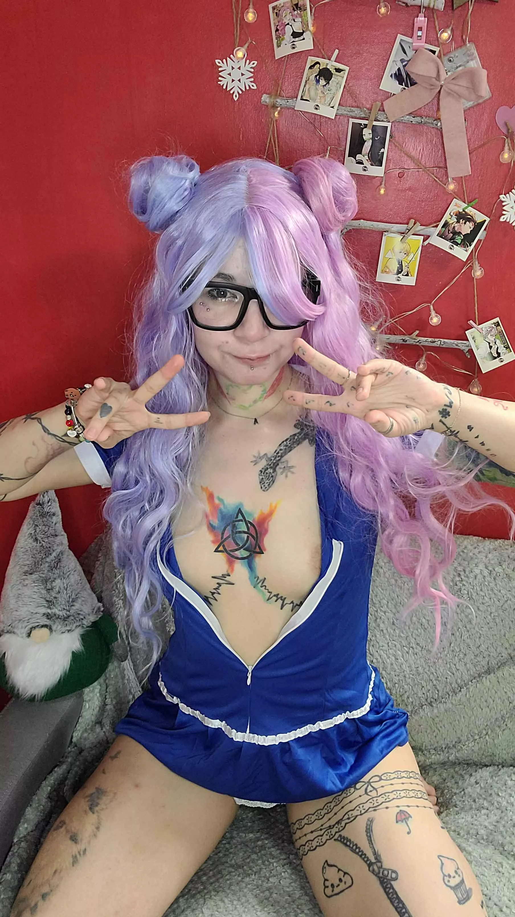 Do you think blue suits me? posted by condmf