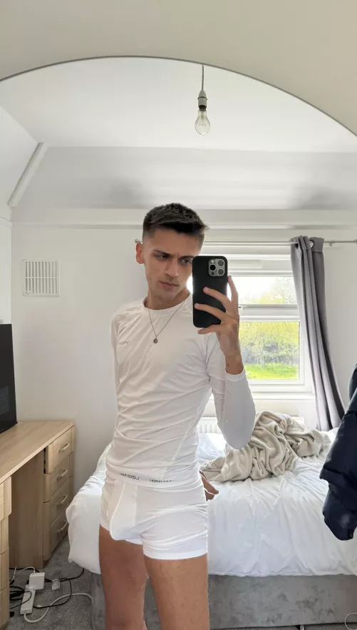 Don’t you love an all white theme  by josh07103