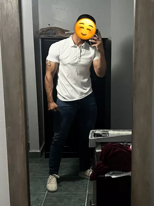 Enjoying a night out  by AdonisFit69