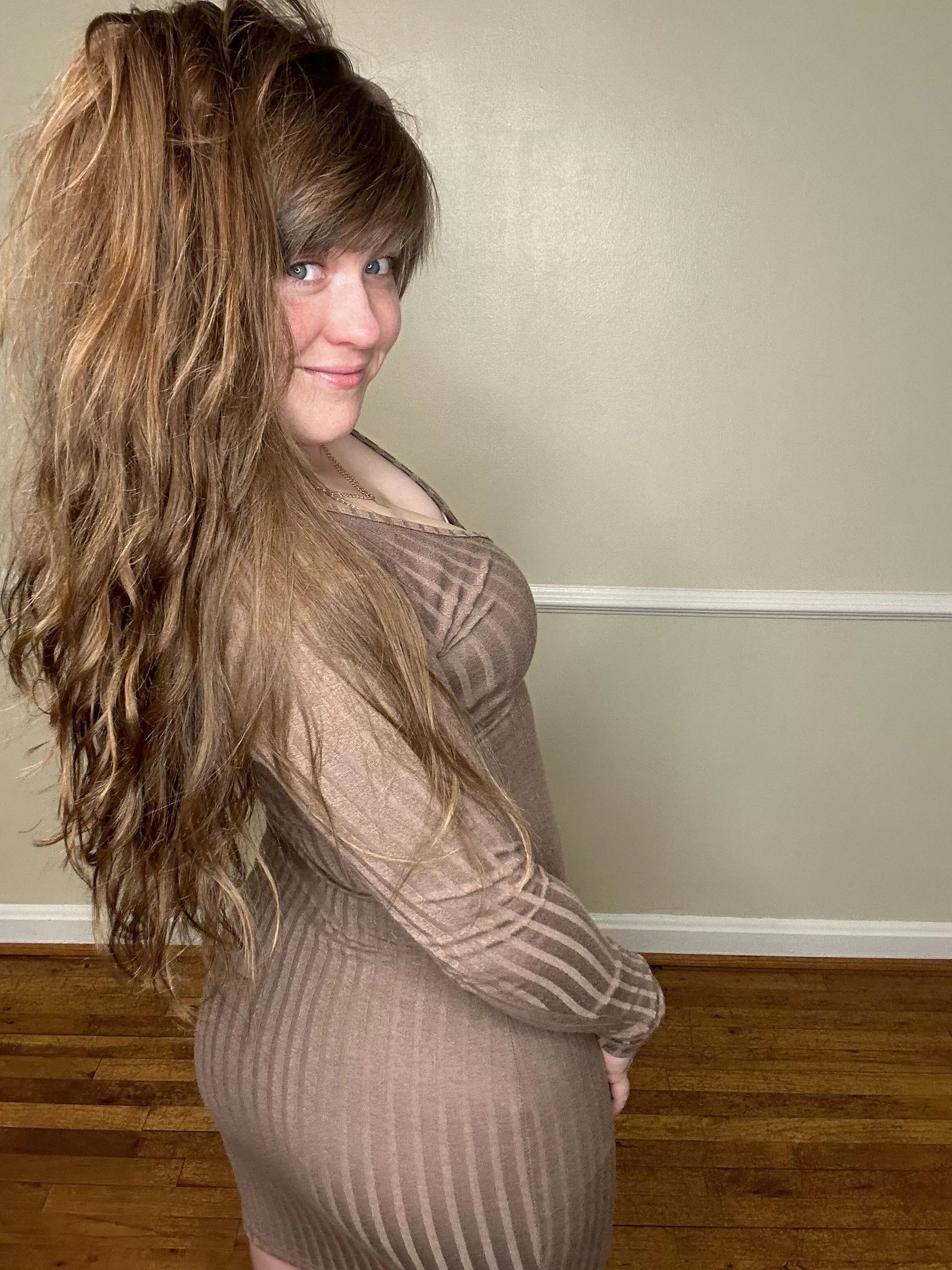 Feeling cute [f] posted by SorrryCharlie