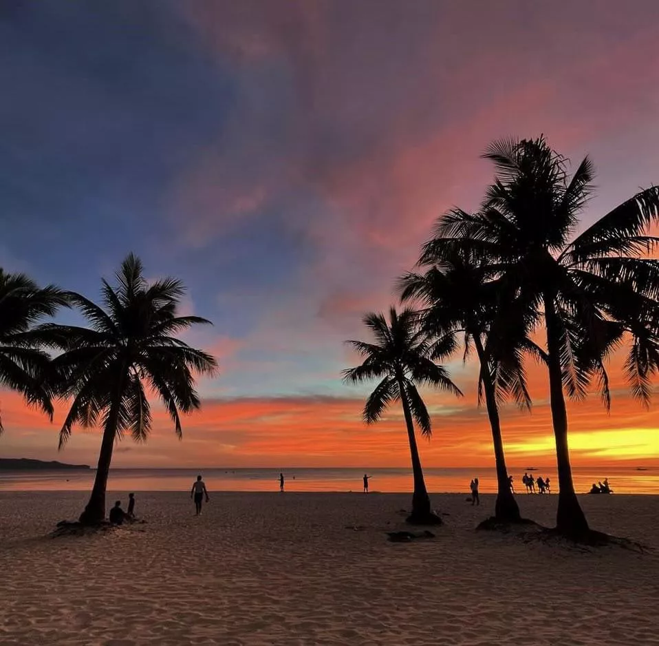 Golden hour✨ posted by Blueberryvodka248