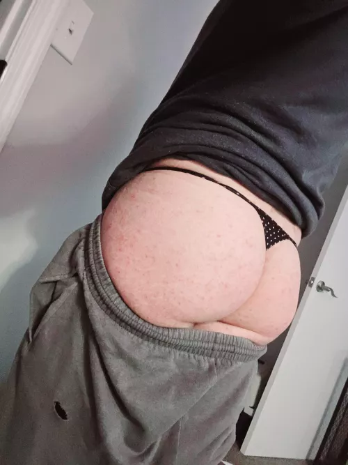 Good I love g-strings!  by TotallyJustABot