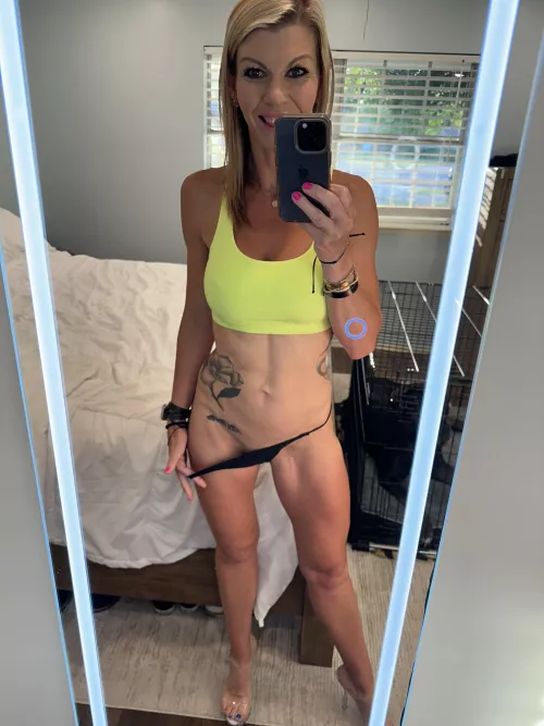 How are my abs and legs looking?  by fitnesswife1983