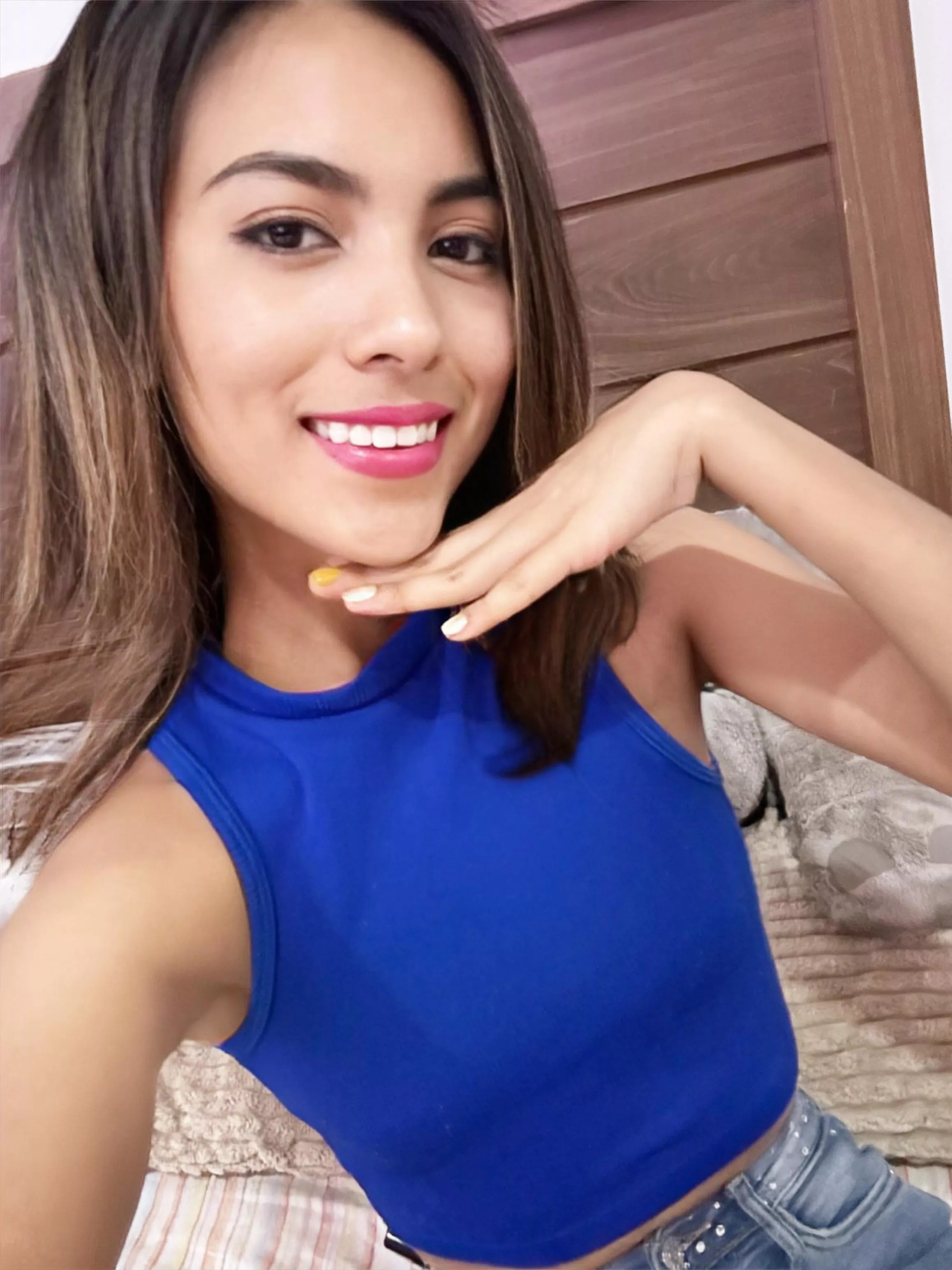 Is my dress tight enough for our date? F18 posted by DreamyDelightXXX