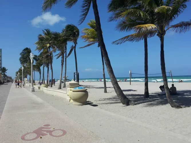 Las Olas Beach Fl by Realmeg1