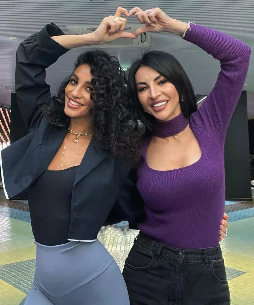 Left or right? posted by Familiar-Bit-4268