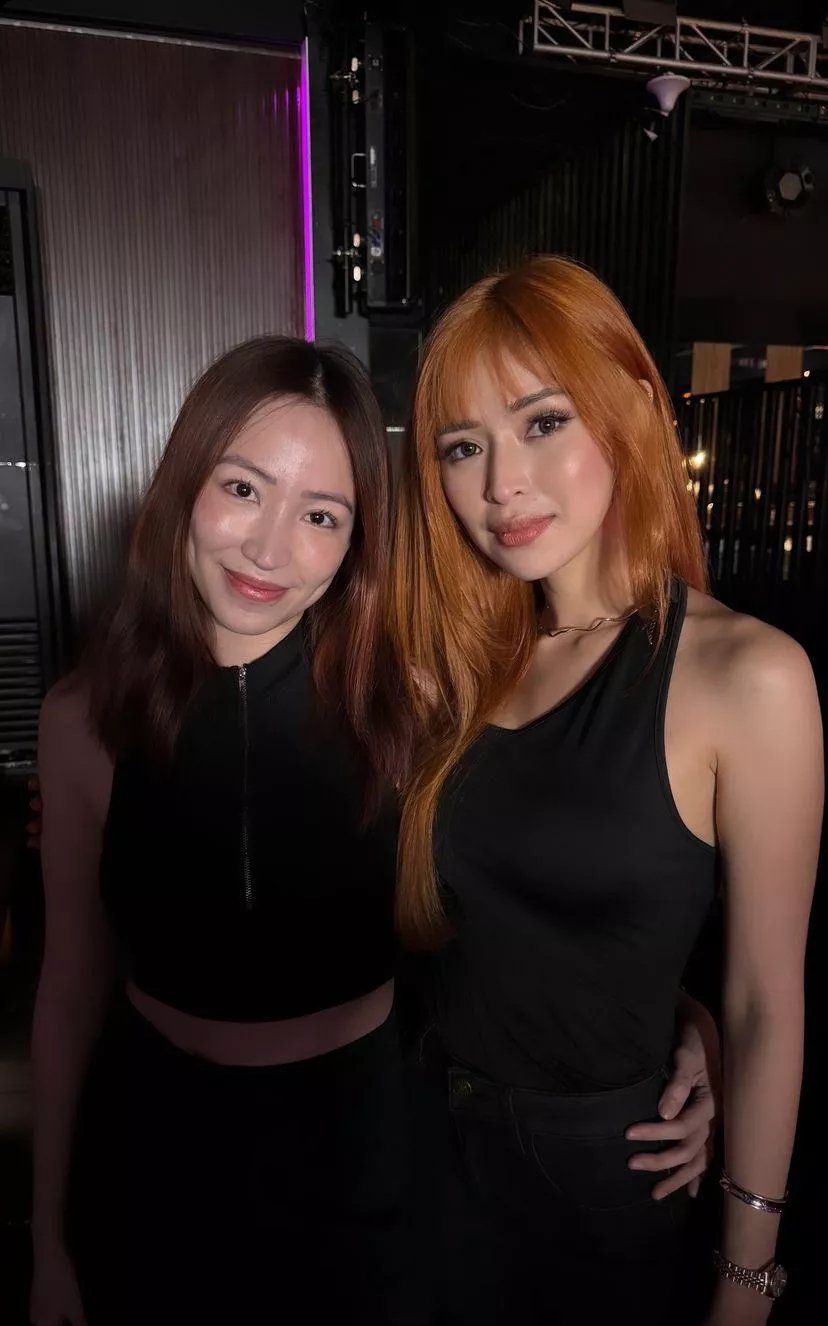 left or right?  posted by FewJob87