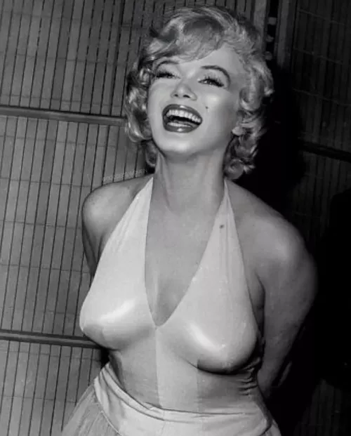 Marilyn Monroe by ohnoyoudunt