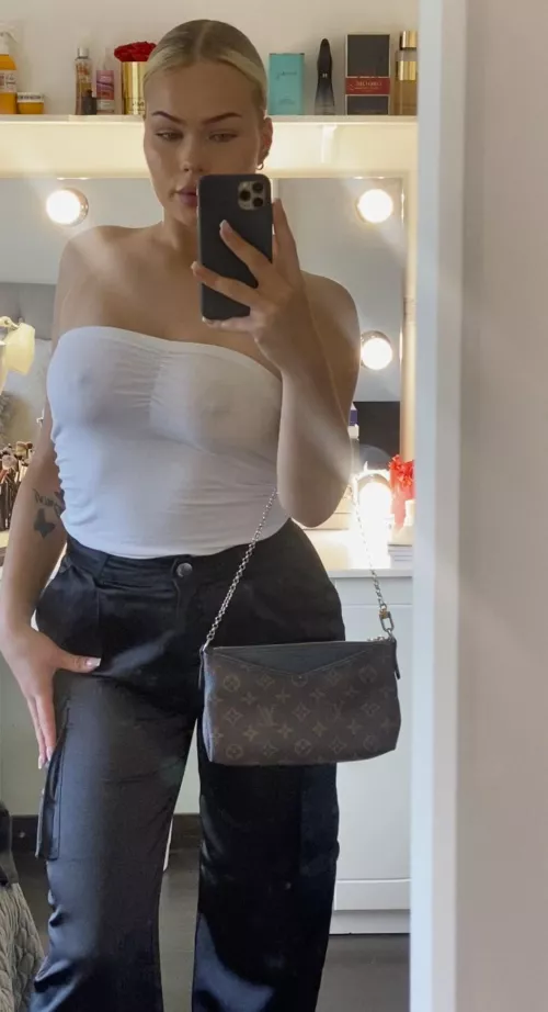 No bra for school drop off this morning by melicherry