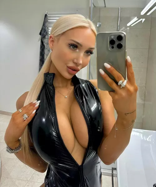 Plastic vixen by Daddy_Issue_Darling