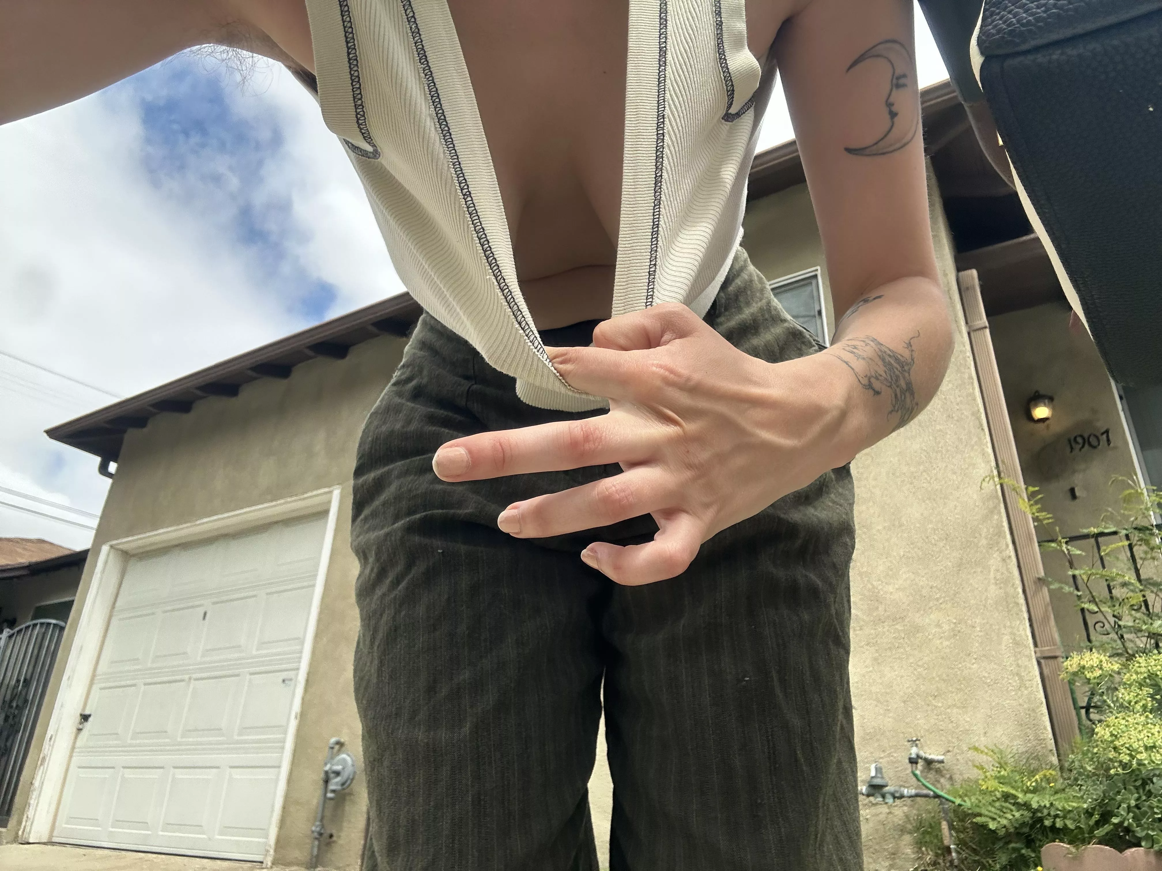 quick down blouse as I stroll around the neighborhood 😘 posted by xstarrxlovex