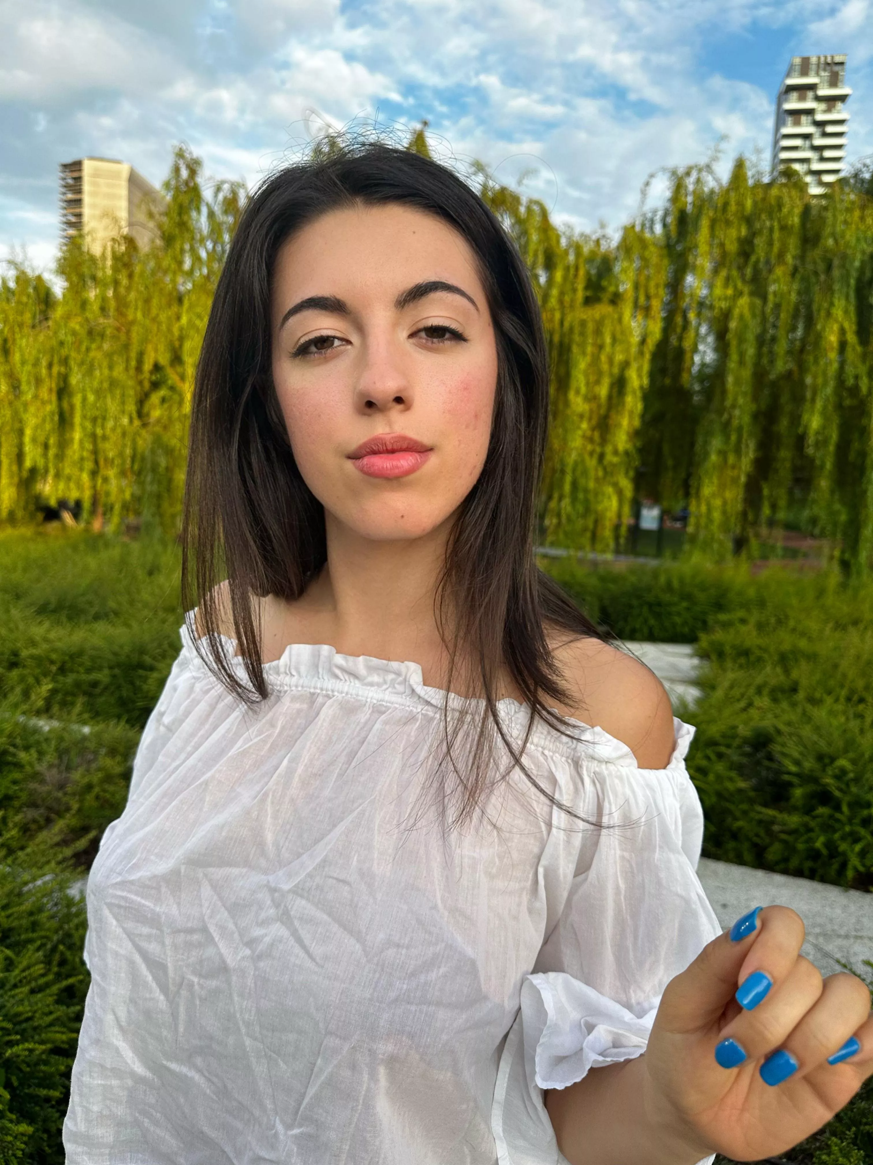 Sexy but not vulgar. [F19] posted by weweweeew