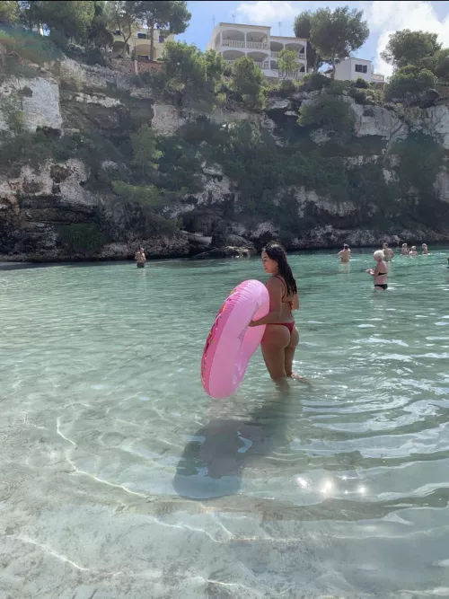 Since so many of you wanted it, here is a picture in a bikini ✌🏼 and thanks for 1000 followers 😘 by xxx2454