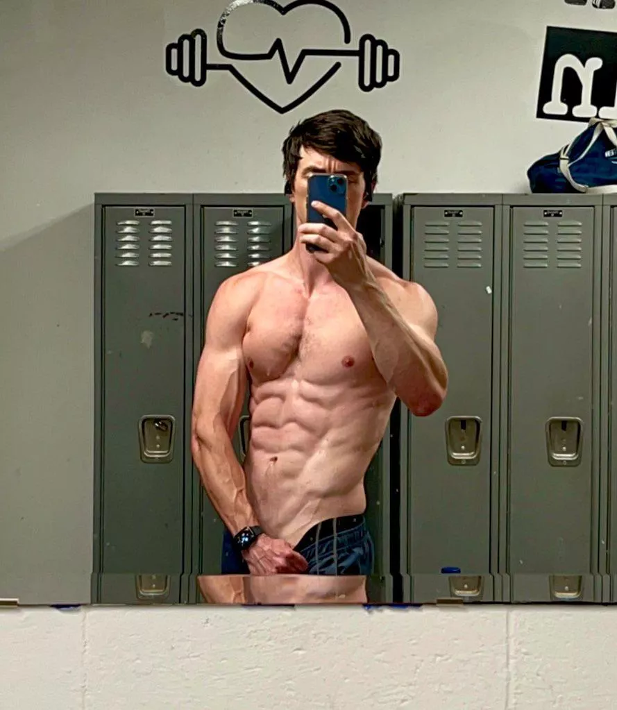 Veins in the obliques are popping.  posted by Shred_and_Bread