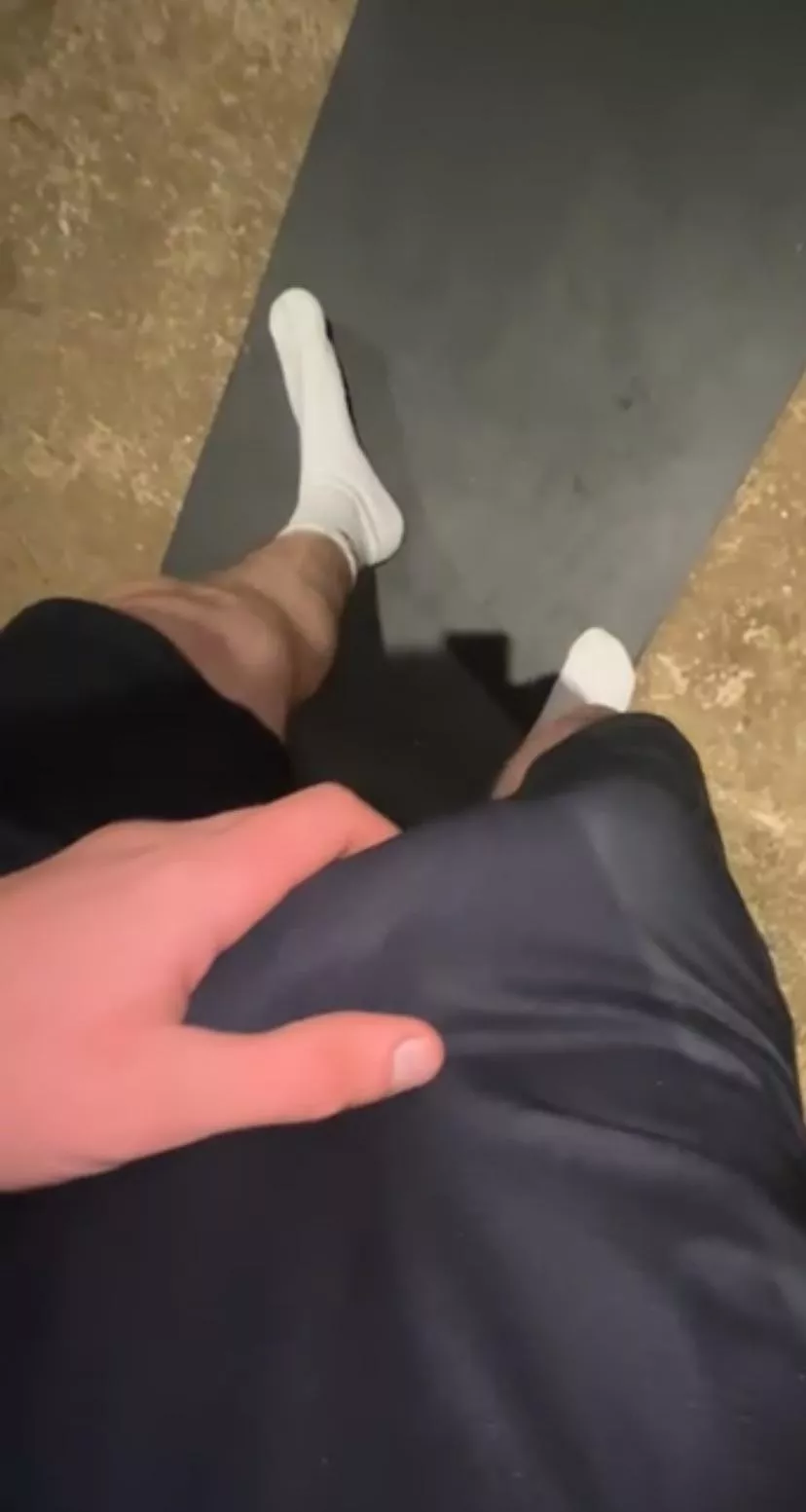 When your dick wakes up mid workout 🫣😈 posted by 03ajay69