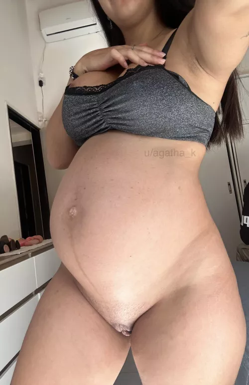 28 weeks pregnant... still fuckable?😈 by Agatha_k
