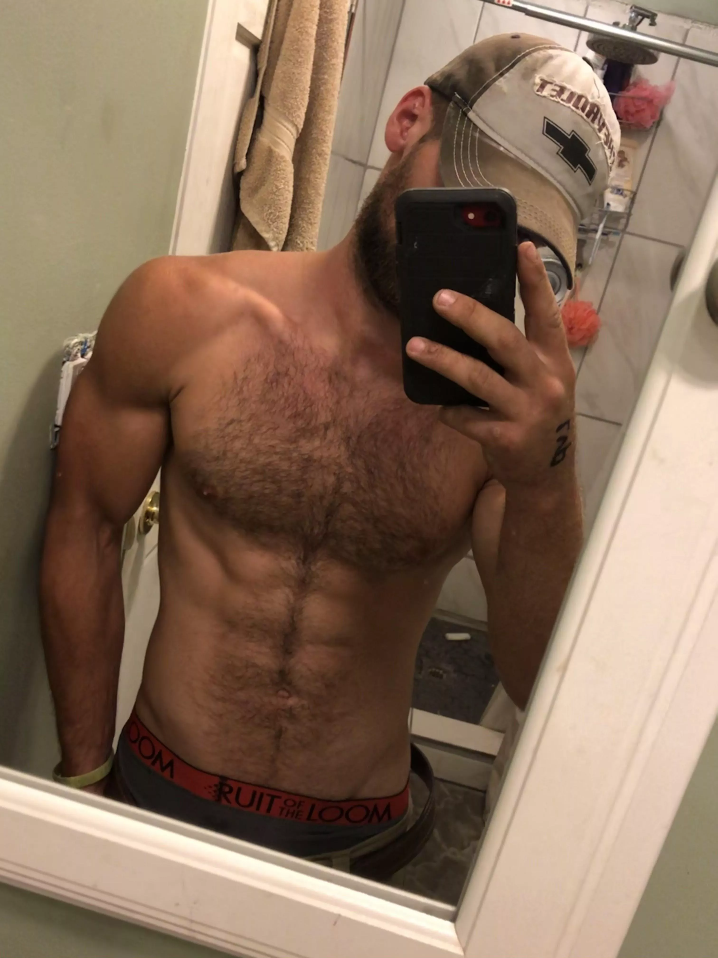 (32) I've been a handyman, can I  be your Handsybro? posted by dj-minato