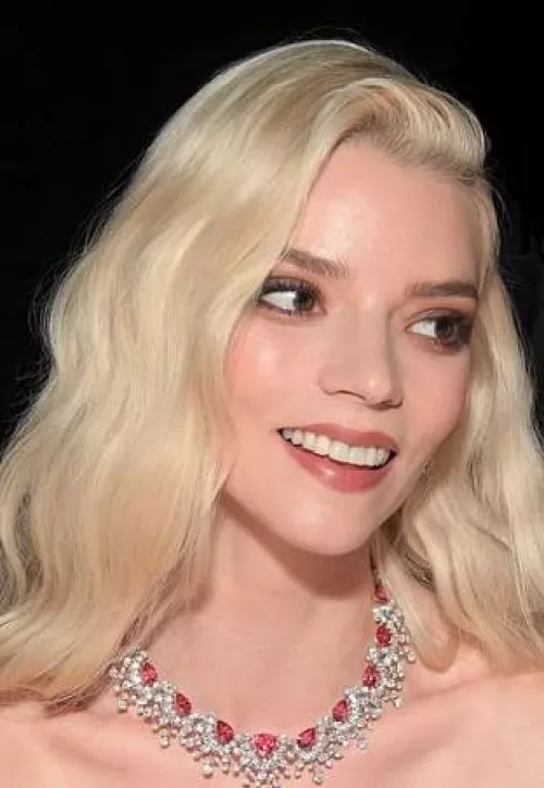 Anya Taylor Joy by mydoglixu