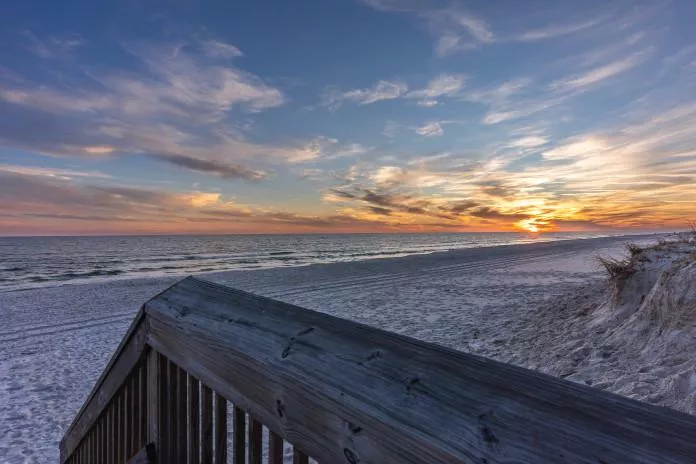 Beach for the evening lovers. posted by charlie40110