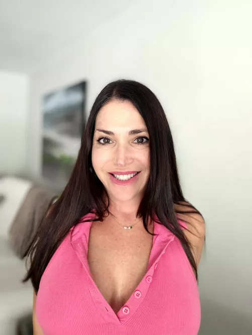 Brunettes where pink better by sassymommy6969