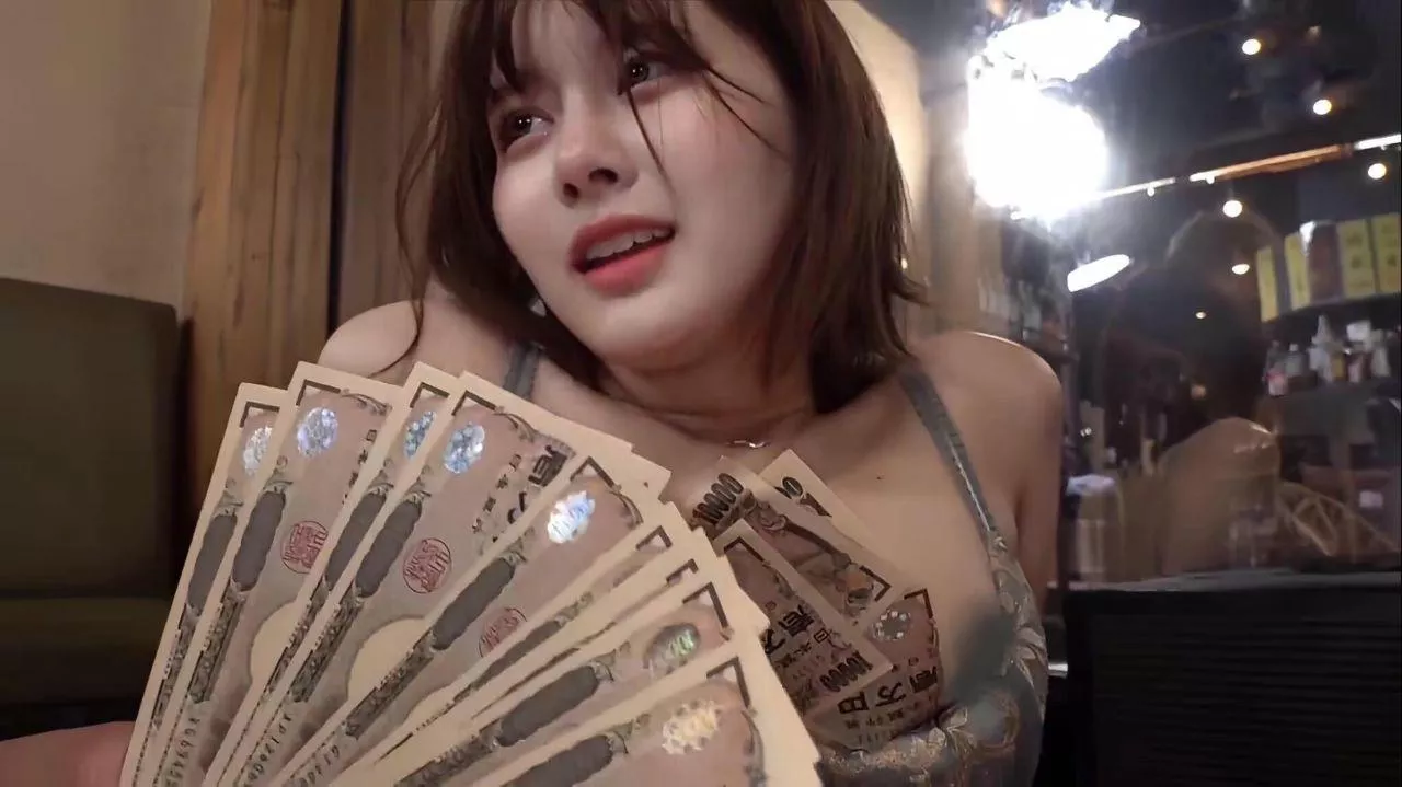 code? she's cute tho posted by Healthy-Bar3903