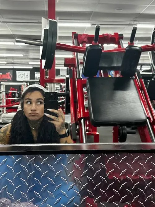 Curves sculpted by sweat and determination by Alexia_Richard