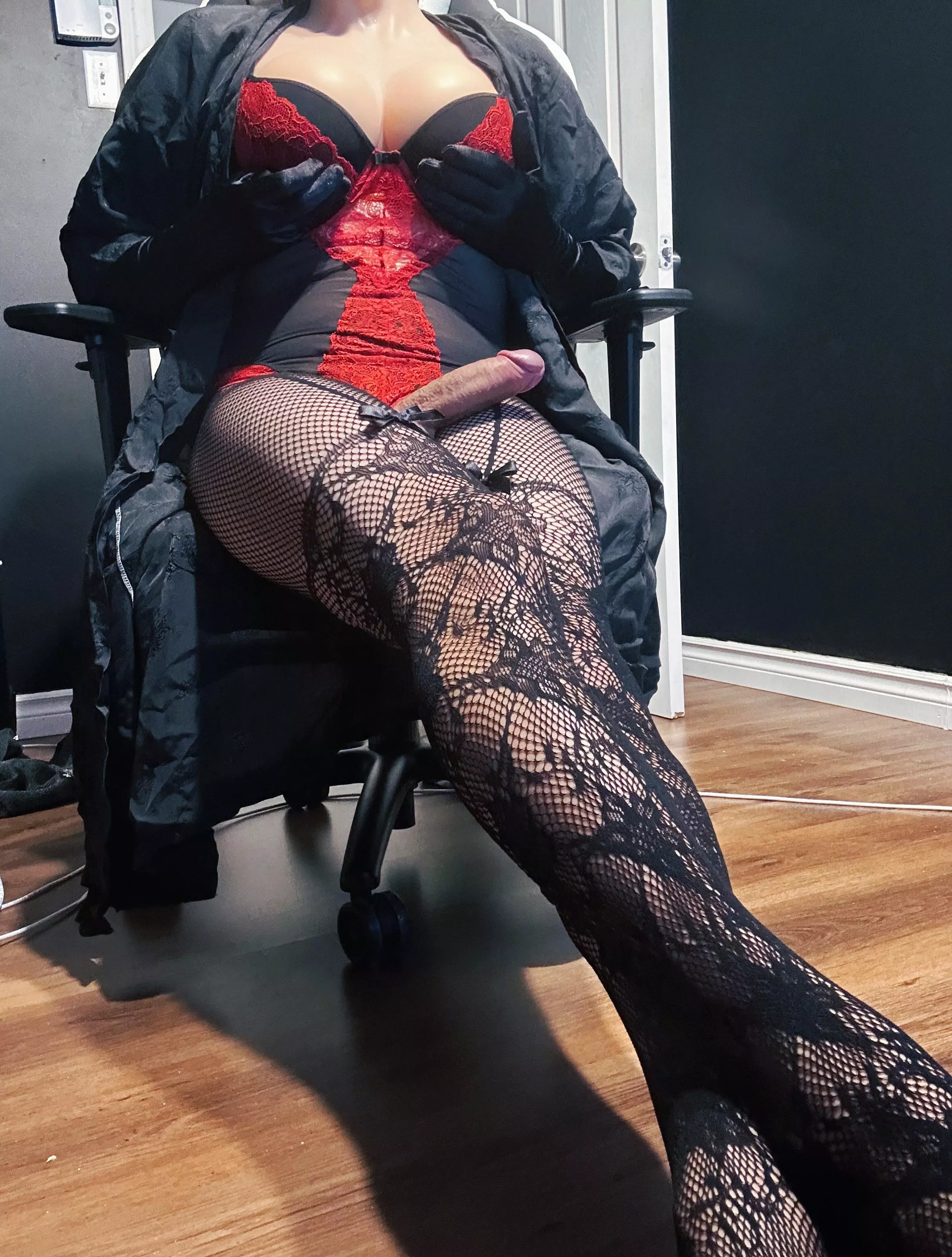 Do you like having this kind of photo in your DM ??? posted by Cassyloveyou