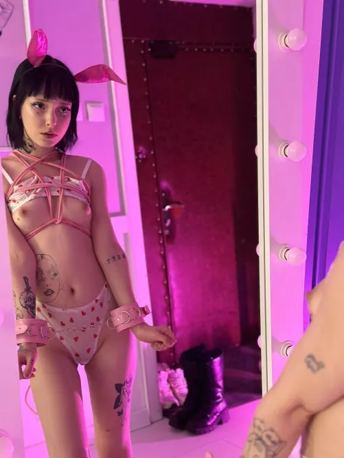 Do you like the way I look? by AdorableAuraGoddess