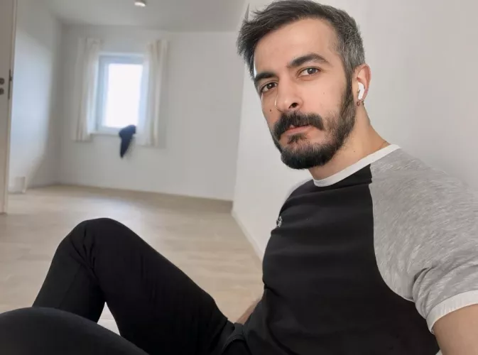 Emotional post. Despite everything that I’ve been through past couple of years, I finally got my own apartment. I’m so proud of myself! 🥹 by hakikigulyabani