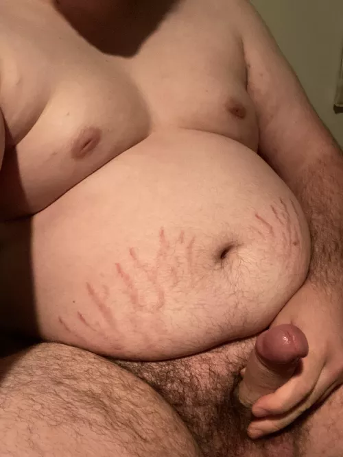 Feeling big by HeftyBoyy