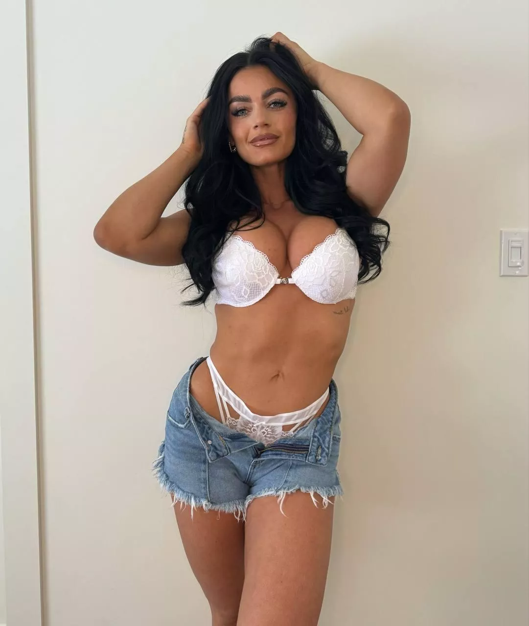 Feeling naughty posted by Isabekjhl