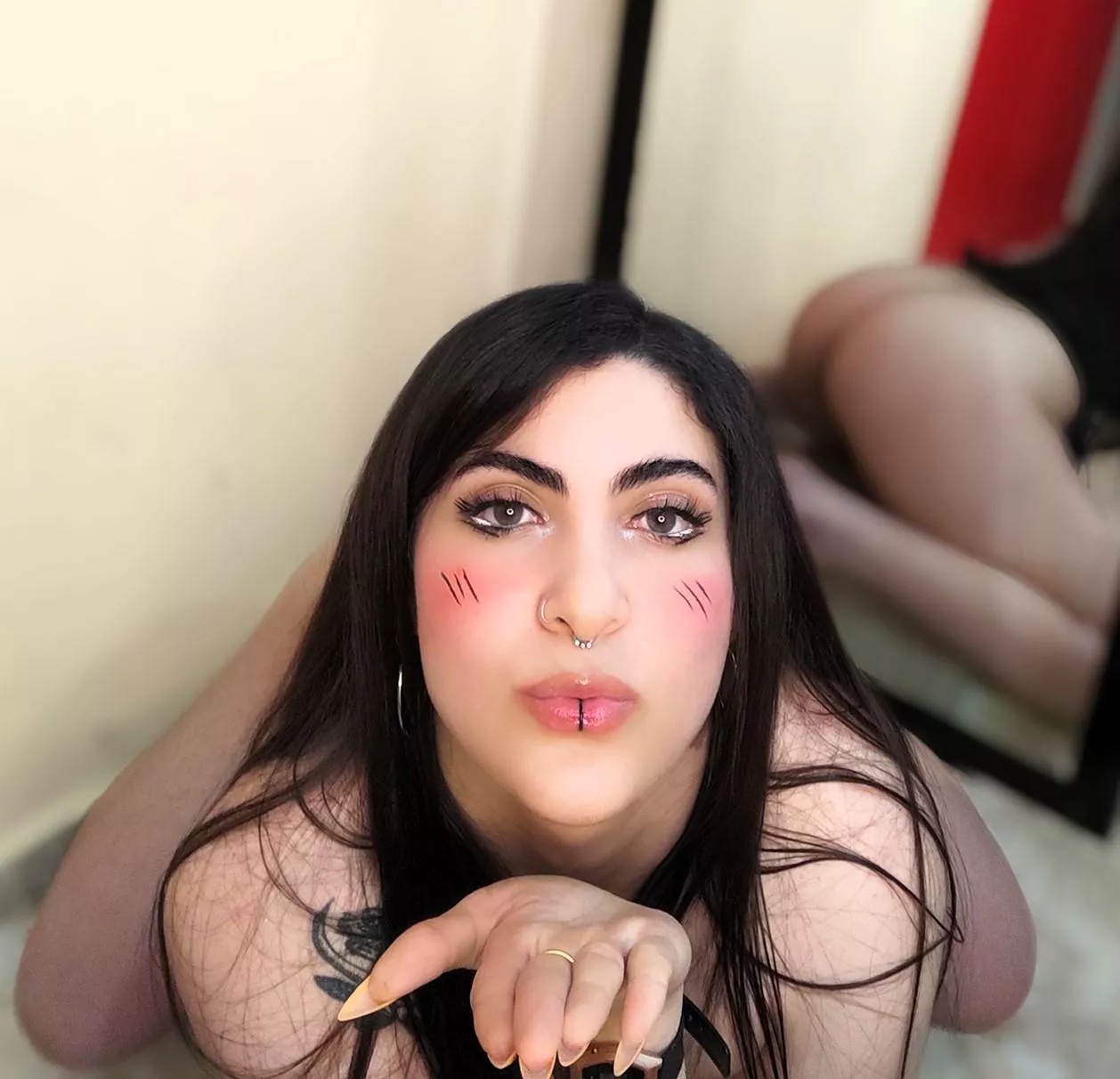 fuck the booty laying on floor posted by Jazmin-D