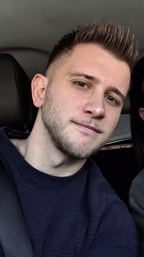 g’day from Australia 👋  by sweatypaw