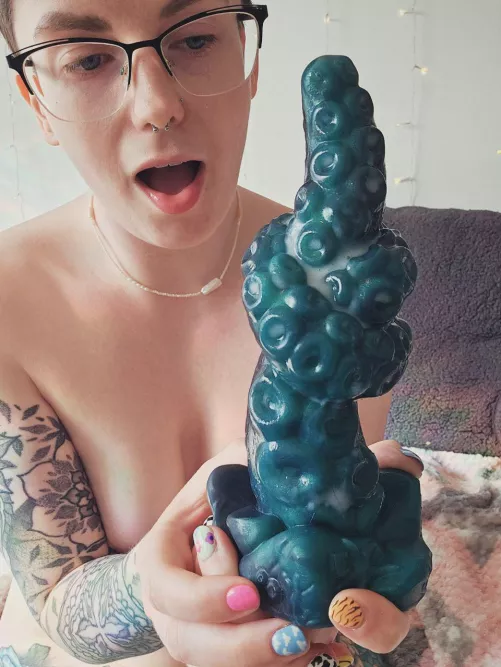 God this toy made me cream. Toy is The tentacle: knot by Uncovercreations by KillieLou