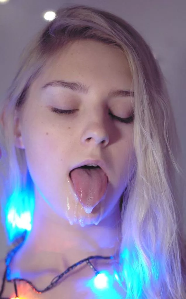 He was a little excited to cum on my face posted by Iumantinaell