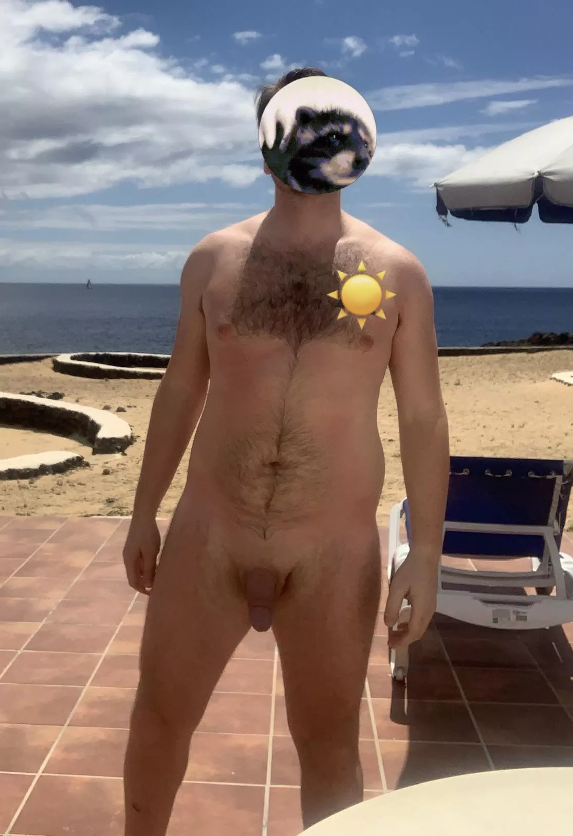 Here’s a nice pic from the nudist resort! posted by dim-moon