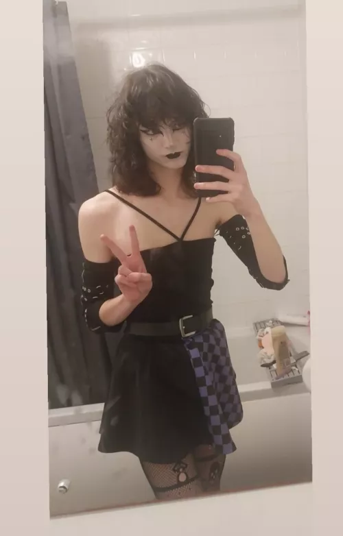 I need more clothes fr :3 by HopefulWonder5905