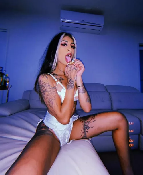 I’m horny and ready to play by sobeautiful_x