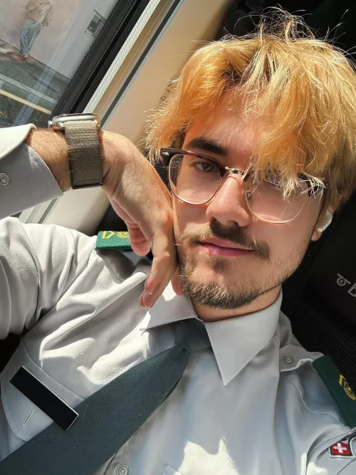 Im super tired gonna sleep if i arrive at my home 😴 by __TheVoidKing__