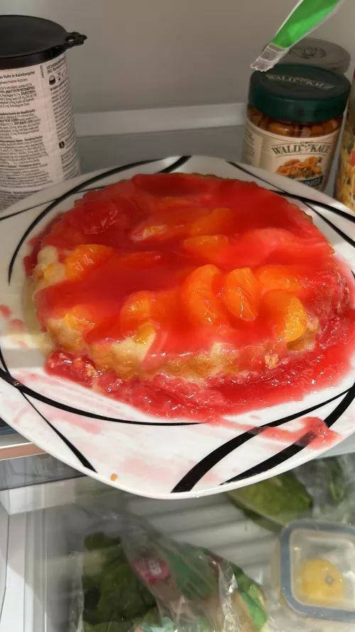 My first pisscake <3 by SARSling