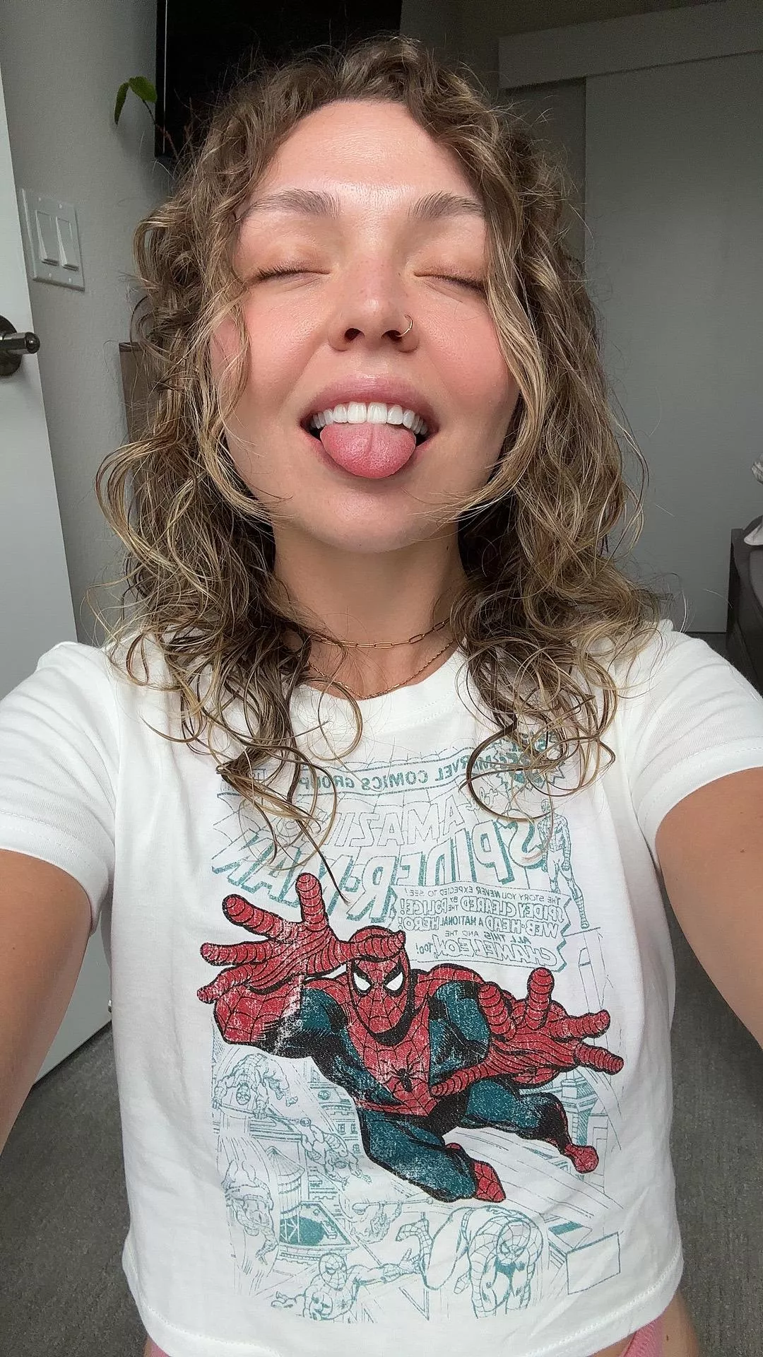 my spidey sense are telling me nerdy girls give better head [F] posted by daisy_danielle